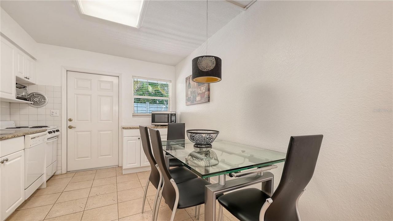1749 Hillview Street, Unit 1, Sarasota, FL 34239 Photo