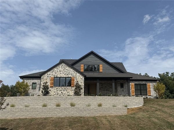 586 Winding Spring Drive , Fayetteville, AR 72703