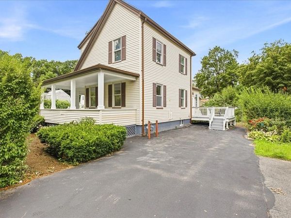29 Wentworth Ave, Stoughton, MA 02072
