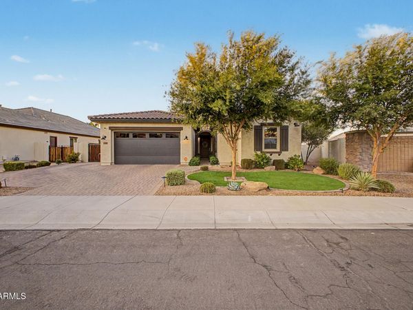 15680 W Desert Flower Drive, Goodyear, AZ 85395