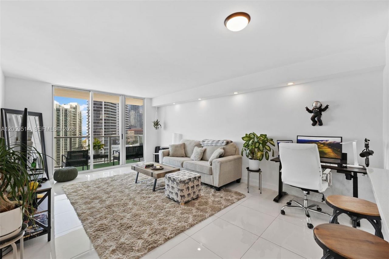 1155 Brickell Bay Dr , Unit 2005, Miami, FL 33131 Photo