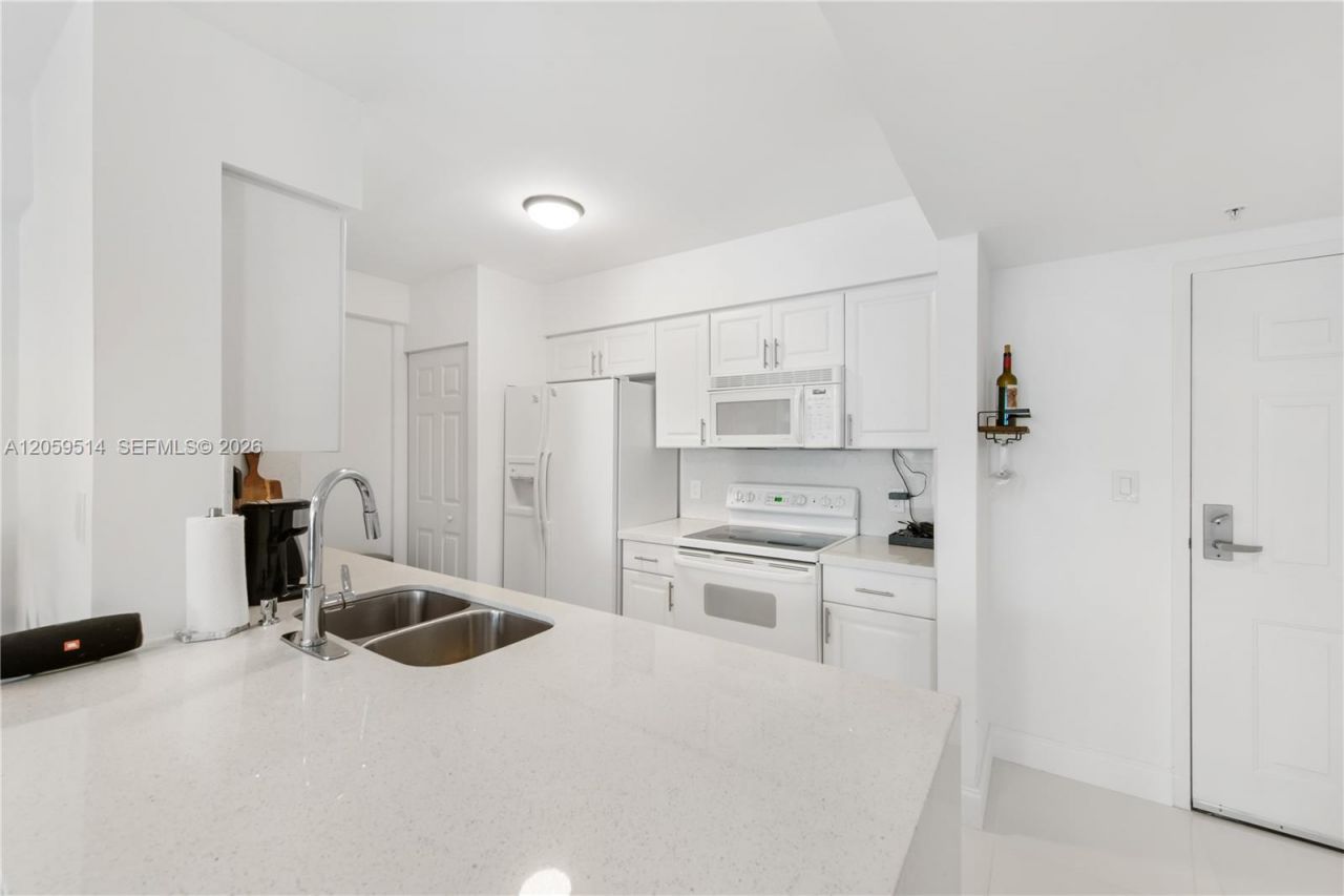 1155 Brickell Bay Dr , Unit 2005, Miami, FL 33131 Photo