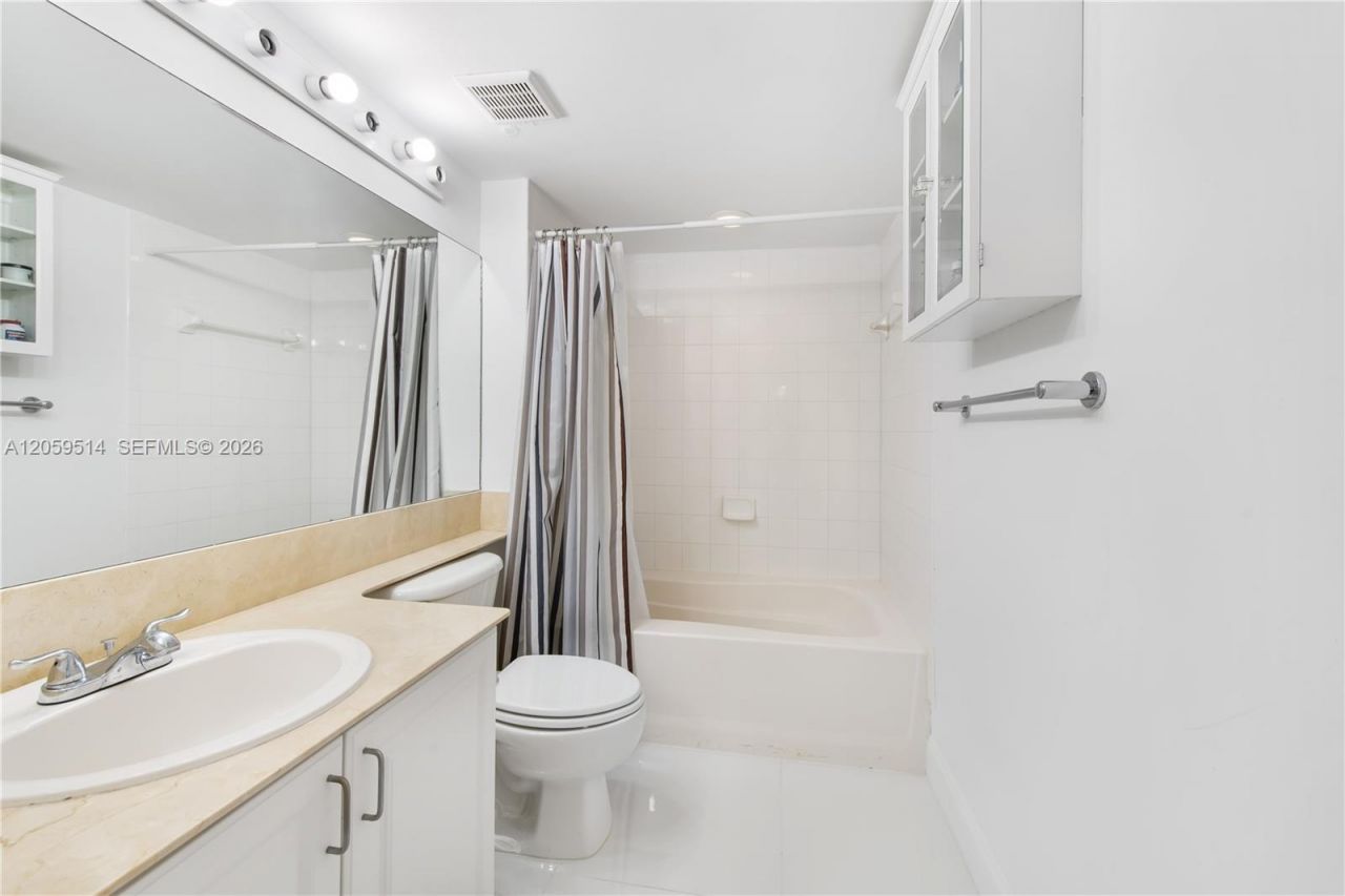 1155 Brickell Bay Dr , Unit 2005, Miami, FL 33131 Photo