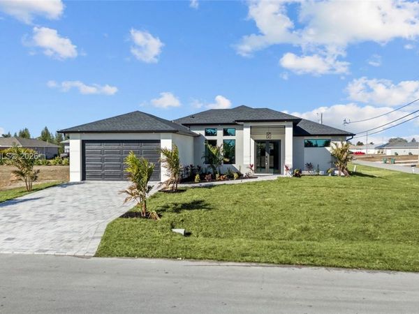 1430 6th pl , Cape Coral, FL 33909