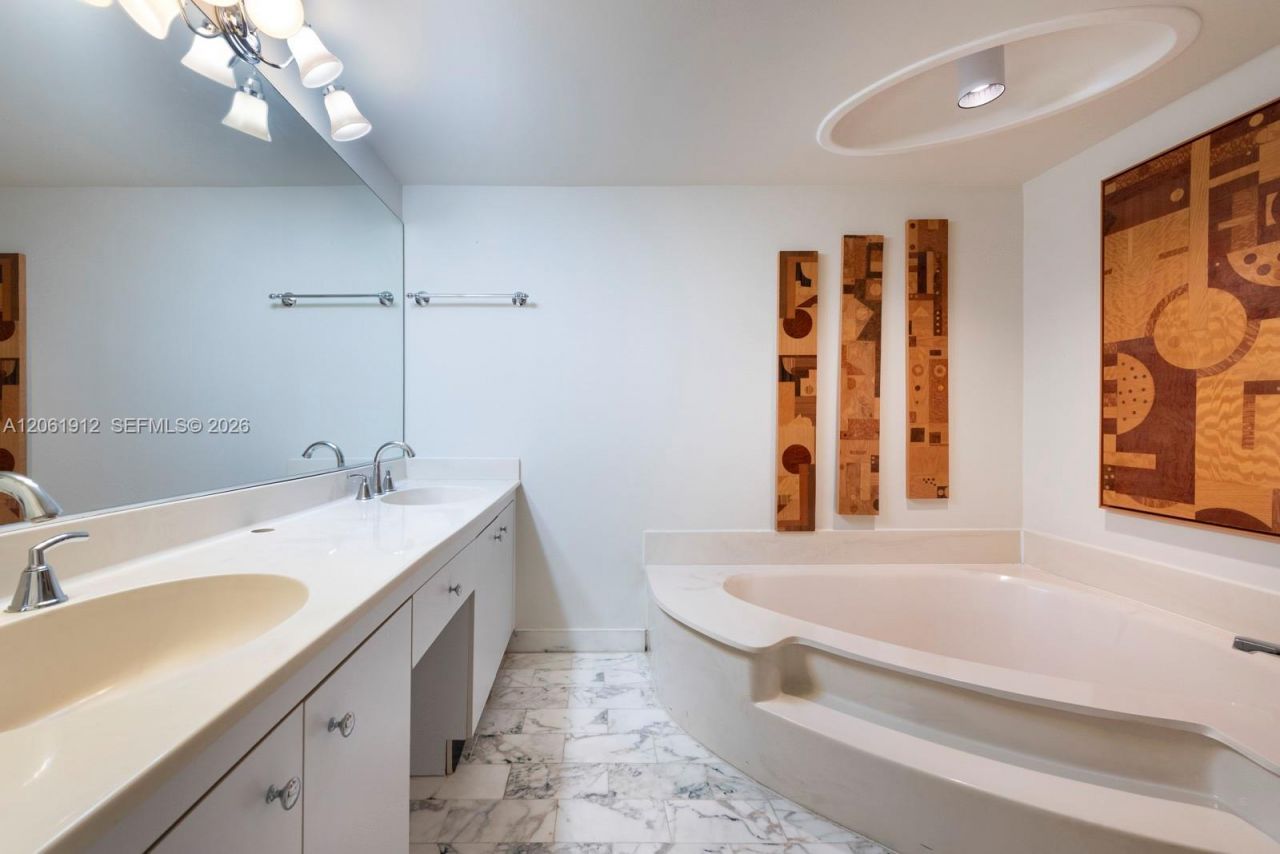 2000 Towerside Ter, Unit 312, Miami, FL 33138 Photo