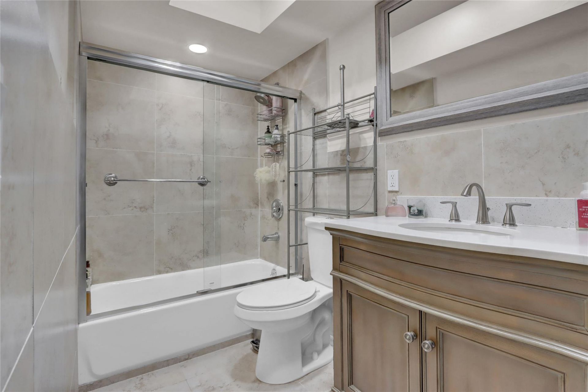 665 Enfield Street, Unit B20, Boca Raton, FL 33487 Photo