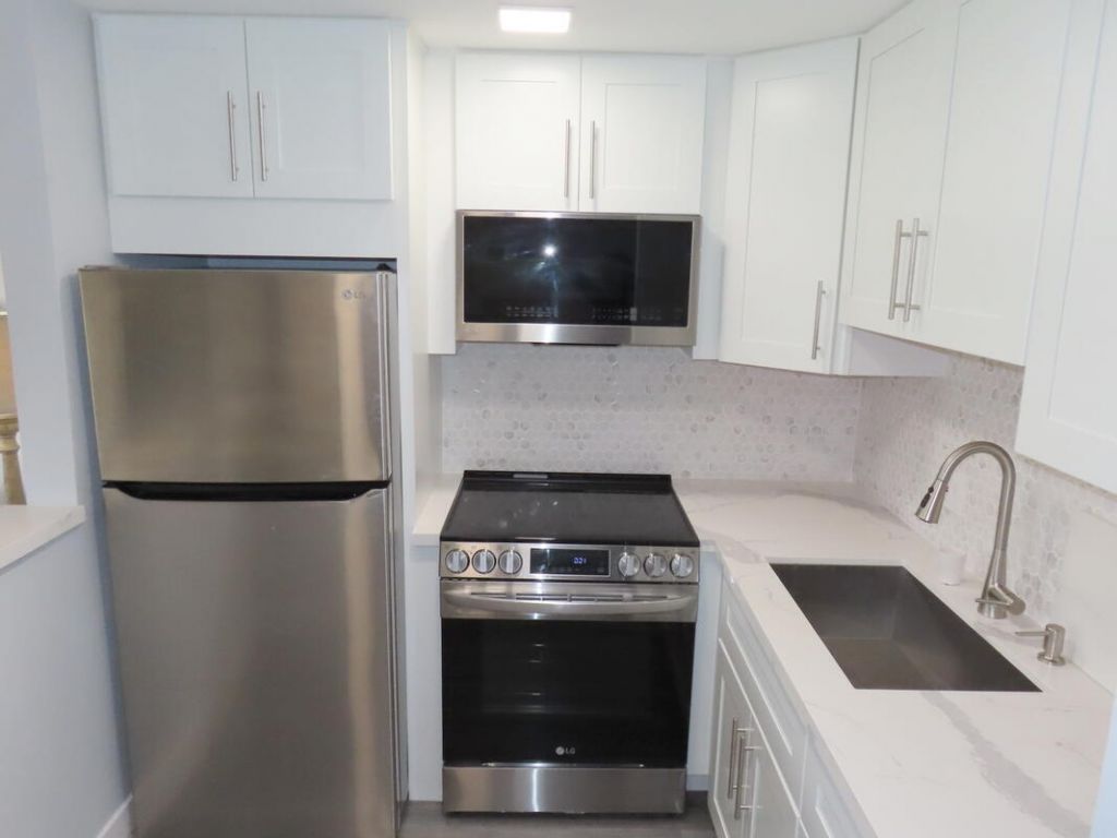 101 Hastings G, West Palm Beach, FL 33417 Photo