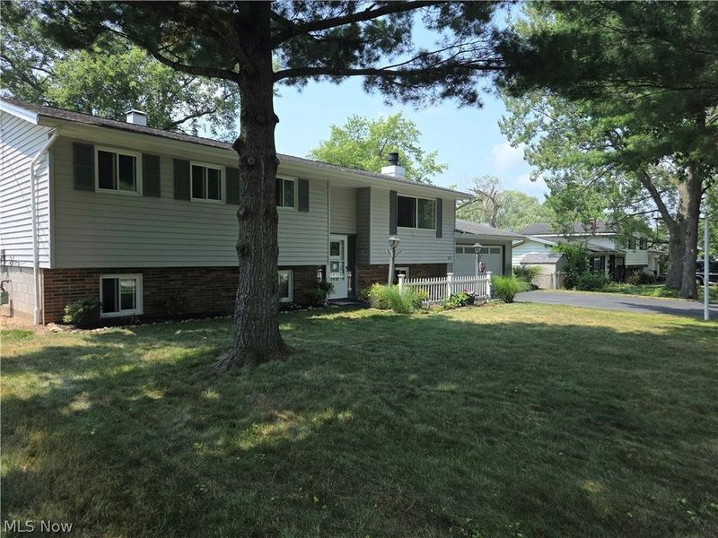 1000 Navajo Trail, Macedonia, OH 44056 Photo 2