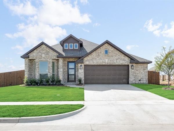 204 Fireberry Drive, Glenn Heights, TX 75154