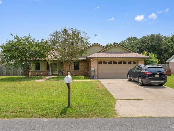 5321 Medicine Bow St, Milton, FL 32570