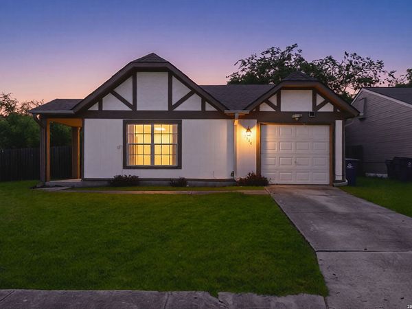 2514 French Sea Dr, Kirby, TX 78219