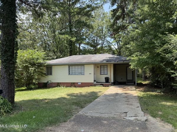 1915 Shady Lane Drive, Jackson, MS 39204