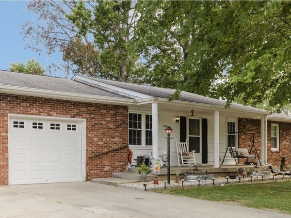 1302 Susan Lane , Carterville, IL 62918