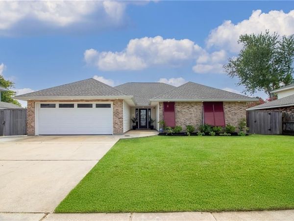 2160 CHAMPIONS Drive, LaPlace, LA 70068