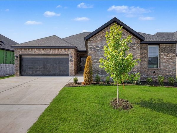 6705 Orange Avenue , Bentonville, AR 72713