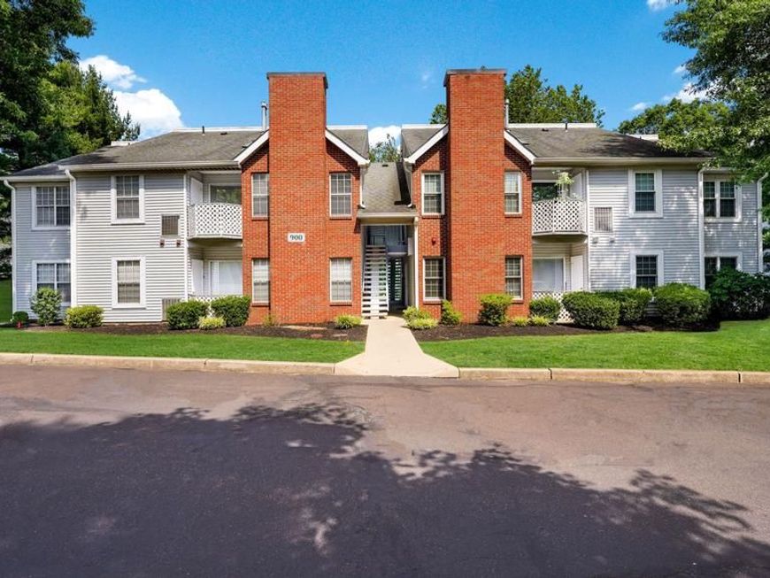 907 Diamond Drive, Newtown, PA 18940 Main Photo