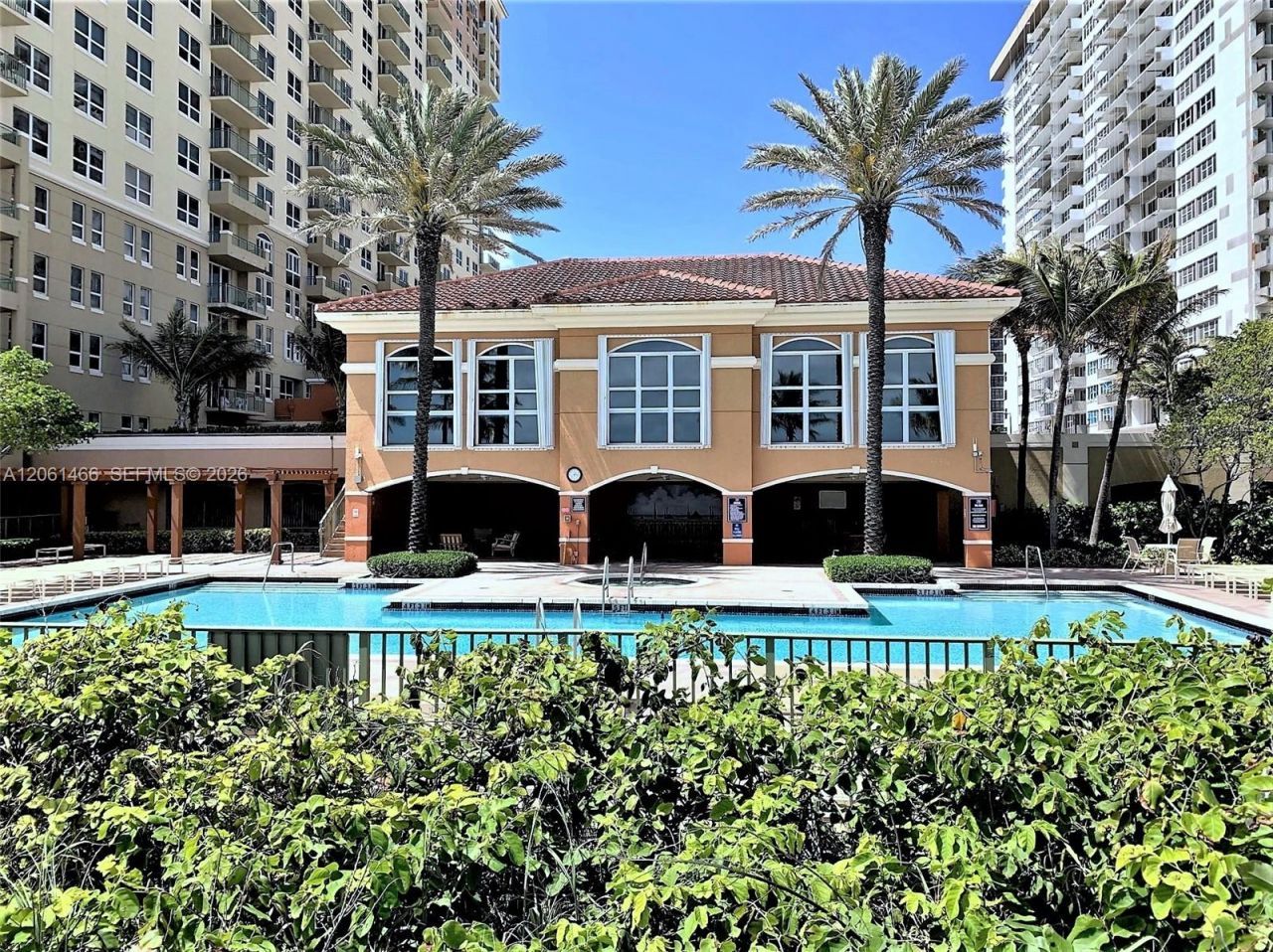 2080 S Ocean Drive, Unit 204, Hallandale Beach, FL 33009 Photo