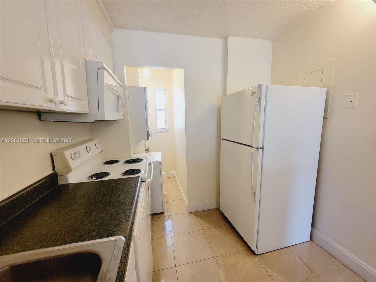8040 N Colony Cir N, Unit 108, Tamarac, FL 33321 Photo