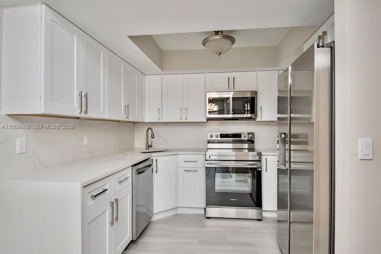 4240 Village Dr, Unit B, Delray Beach, FL 33445 Photo