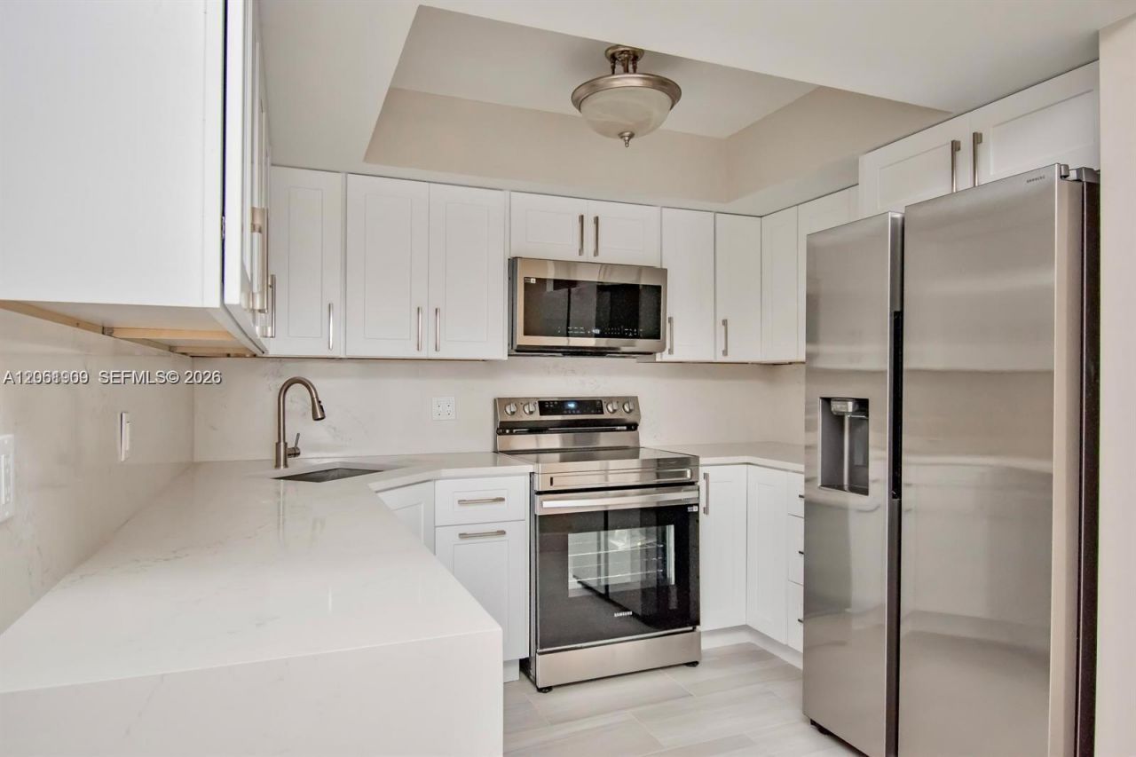 4240 Village Dr, Unit B, Delray Beach, FL 33445 Photo