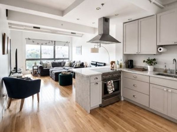 12 Stoneholm St, Unit 623, Boston, MA 02115