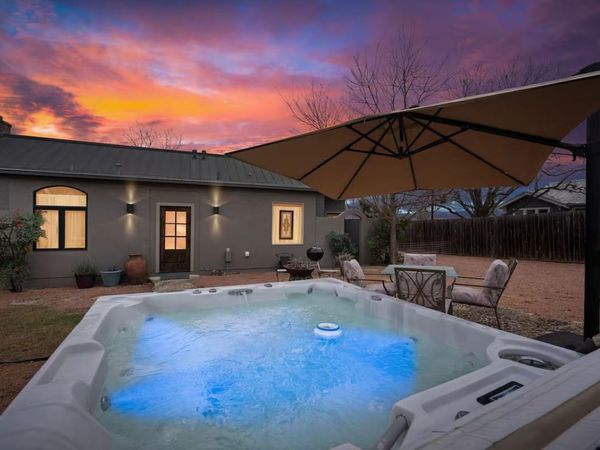 406 Cross Mountain DR , Fredericksburg, TX 78624