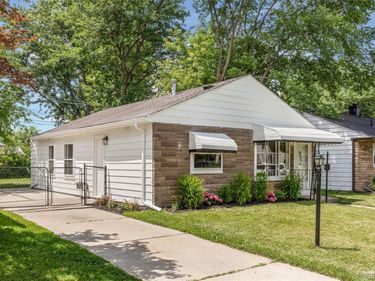 2147 E Almont Street, Ferndale, Mi 48220