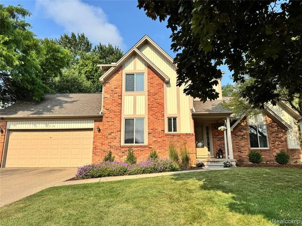 2310 Norton Road, Rochester Hills, MI 48307