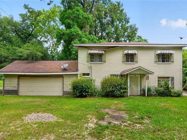 818 K Avenue , Bogalusa, LA 70427