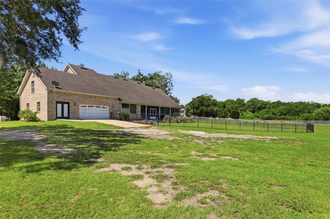 13525 Palm Drive, Astatula, FL 34705 Photo