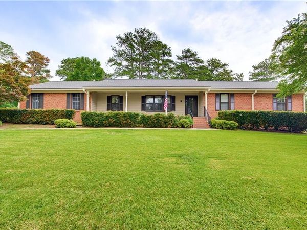 8940 Country Club Drive , Douglasville, GA 30134