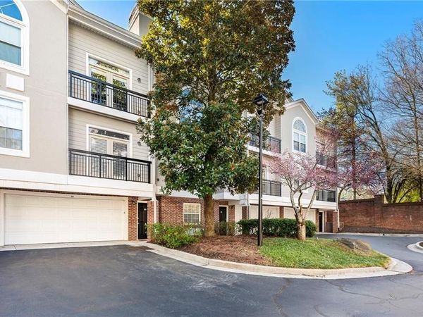 4244 River Green Drive NW, Unit 110, Atlanta, GA 30327