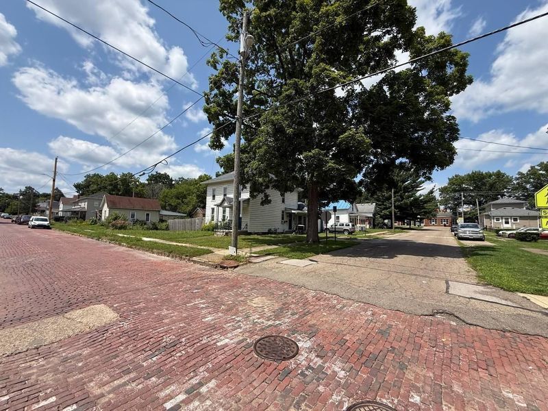 307 E Burgess Street , Mount Vernon, OH 43050 Photo 2