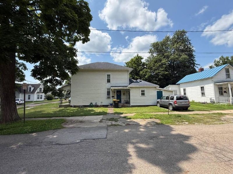 307 E Burgess Street , Mount Vernon, OH 43050 Photo 3