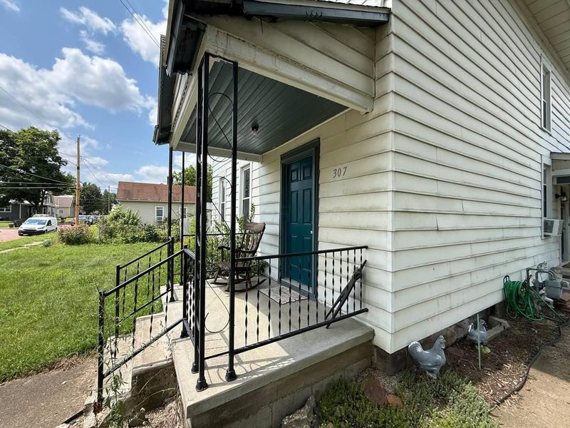 307 E Burgess Street , Mount Vernon, OH 43050 Photo 5