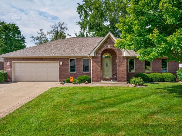 5122 Columbia Drive , Columbus, IN 47203