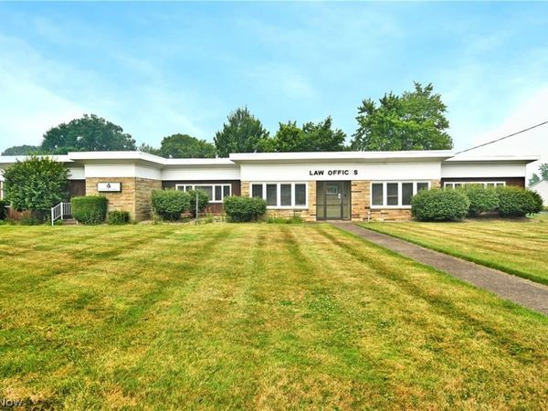 696 Valley View Drive , Brookfield, OH 44403
