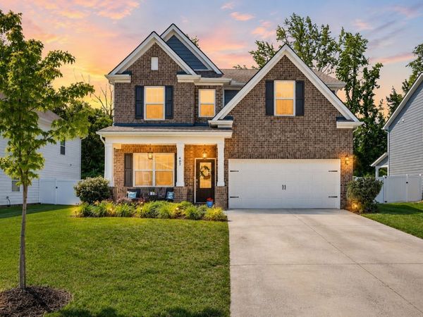 607 Ballard Dr , White House, TN 37188