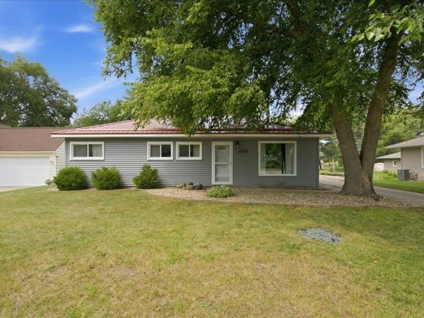 3503 Mc Clain , Cedar Falls, IA 50613
