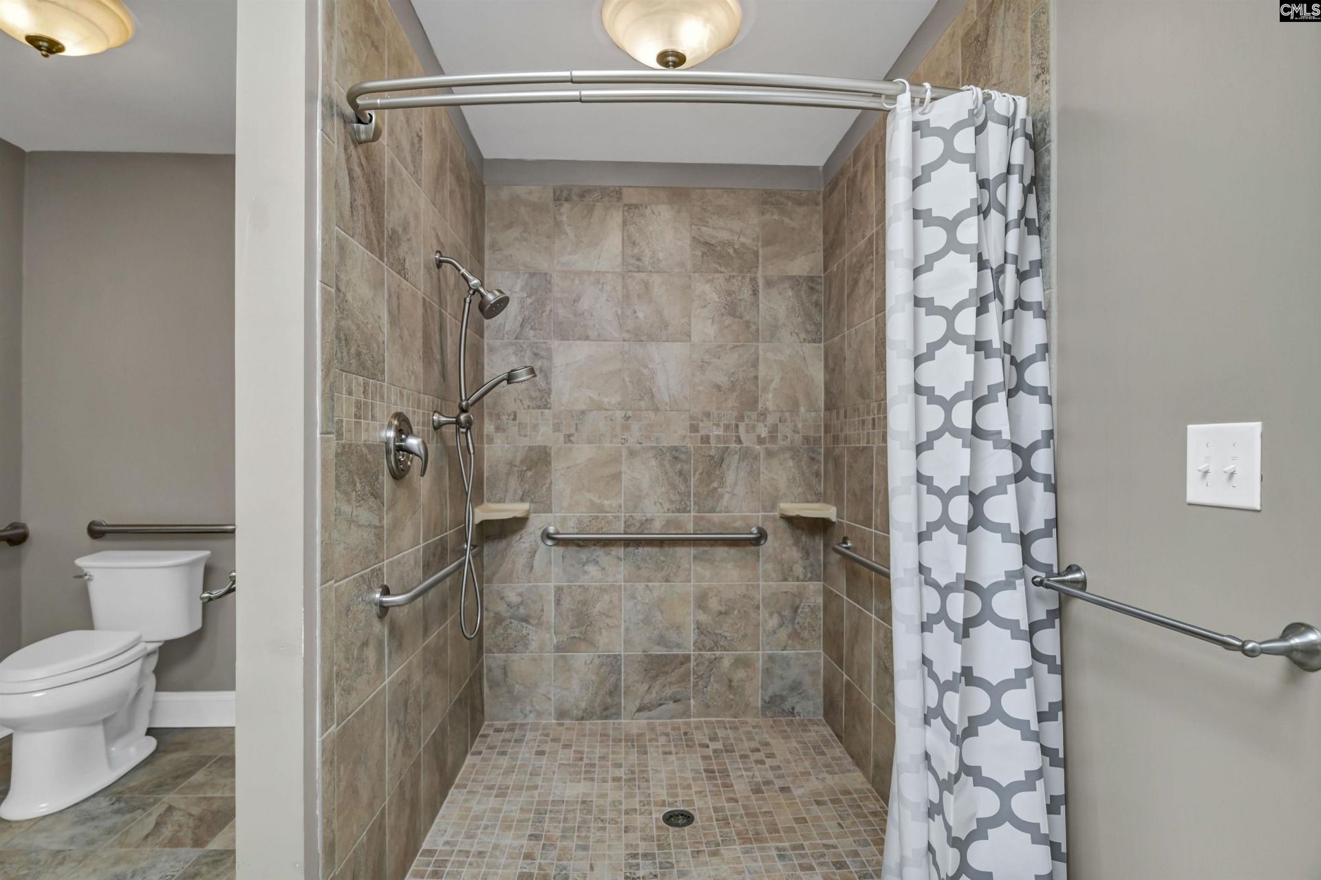 1119 Douglas Street Photo 13