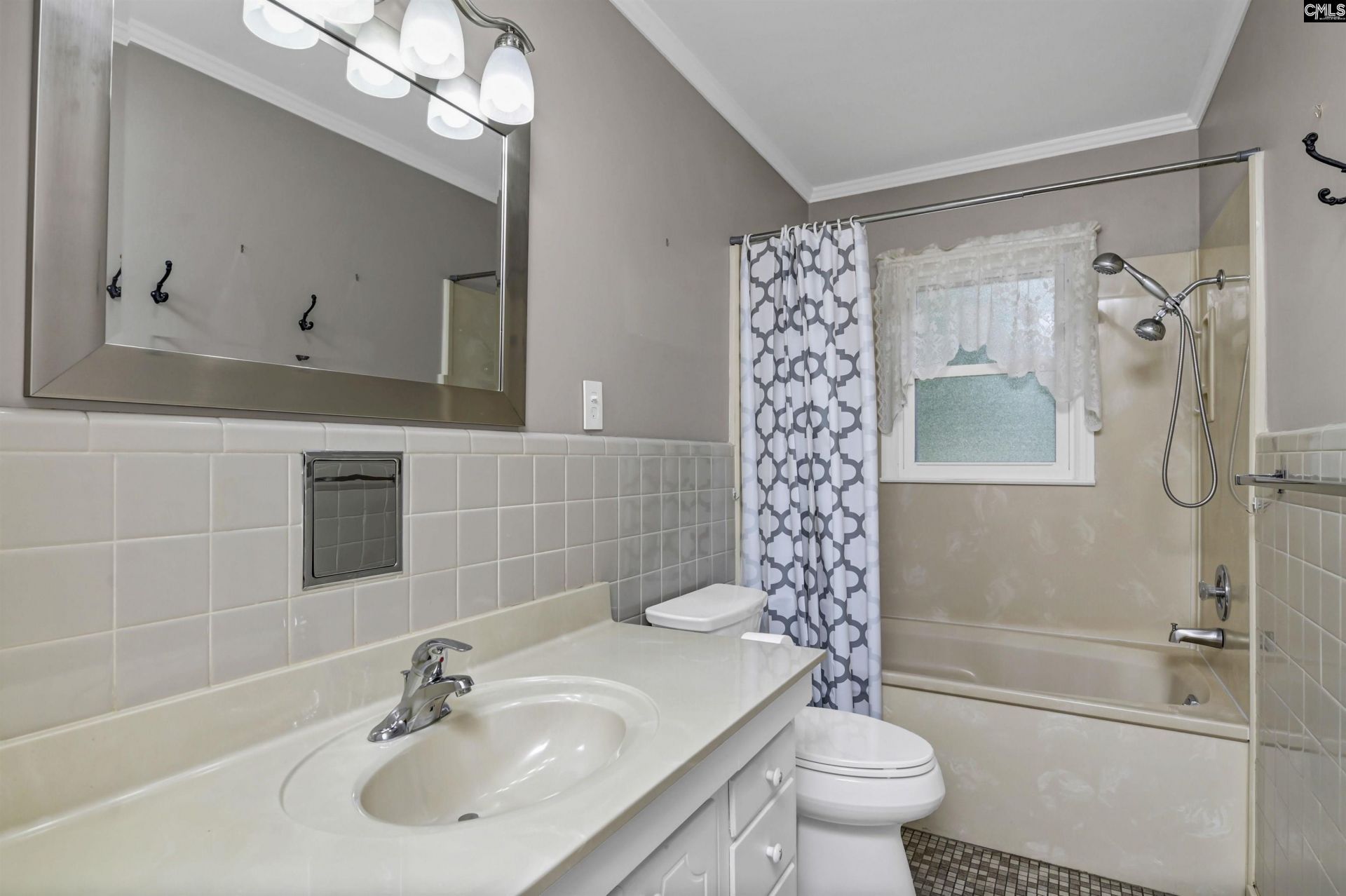 1119 Douglas Street Photo 22