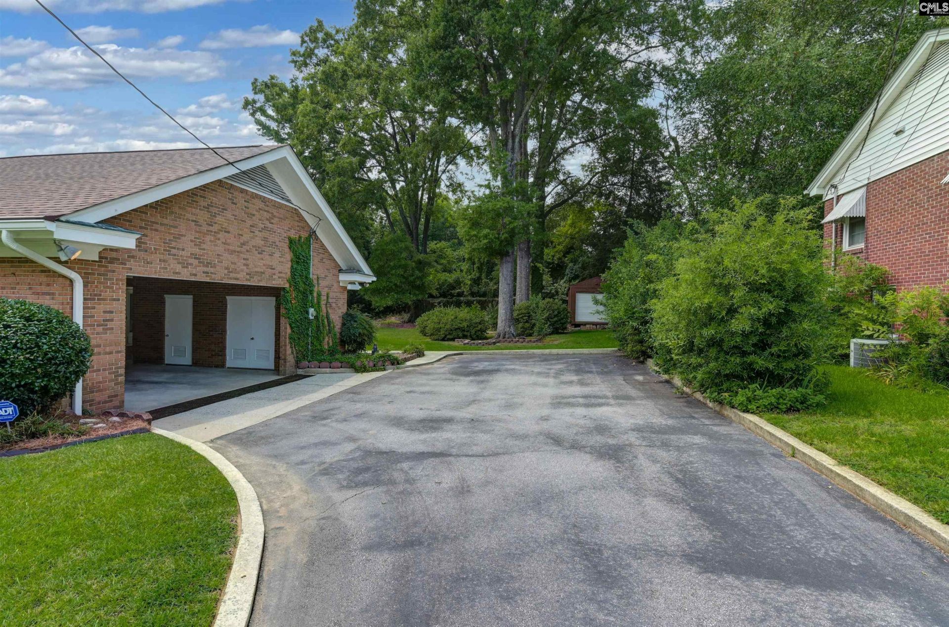 1119 Douglas Street Photo 37
