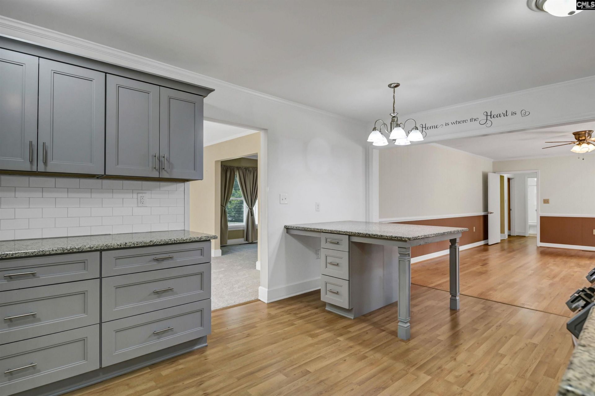 1119 Douglas Street Photo 5