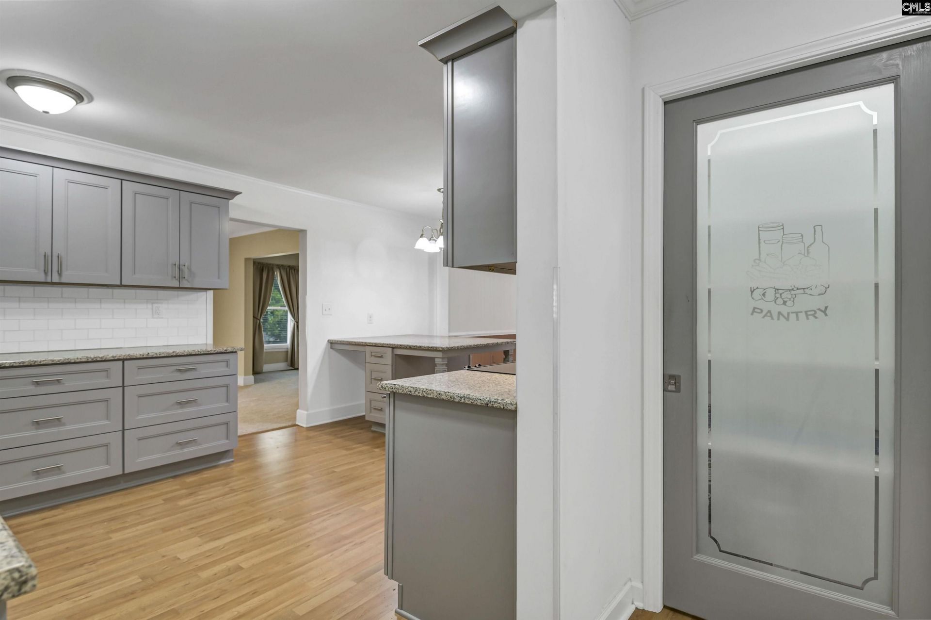 1119 Douglas Street Photo 6