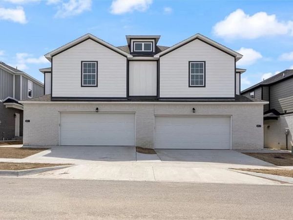 4211 W Santa Fe Square, Unit 1 & 2, Fayetteville, AR 72704