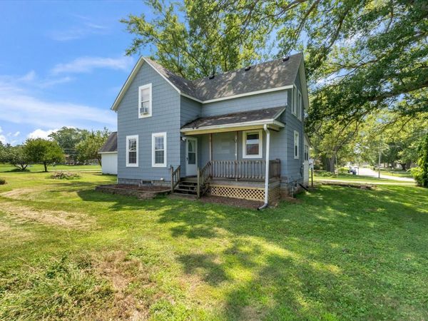 513 12th Street , Silvis, IL 61282