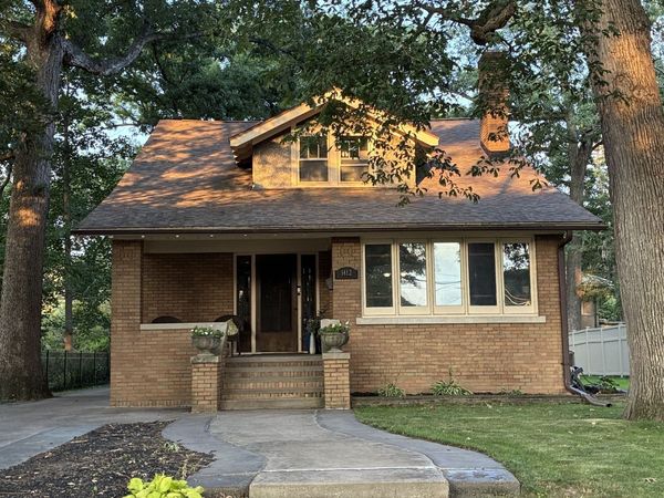 1412 29th Street , Moline, IL 61265