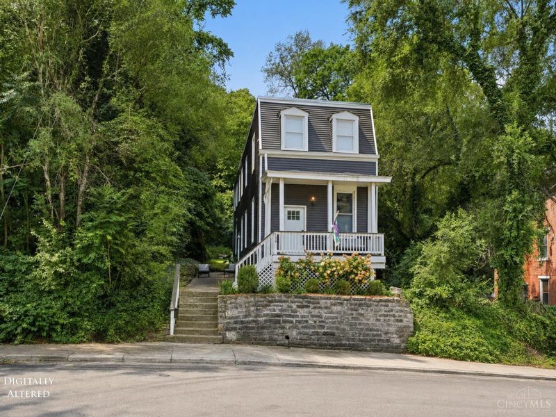 139 Winkler Street, Cincinnati, OH 45219 Photo 2