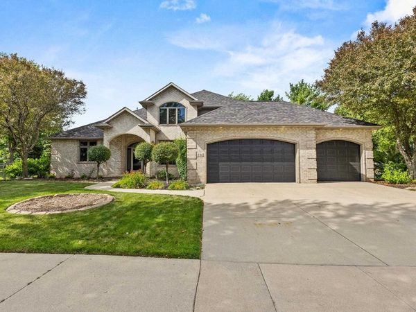 236 E THORNBROOK LANE, Appleton, WI 54913