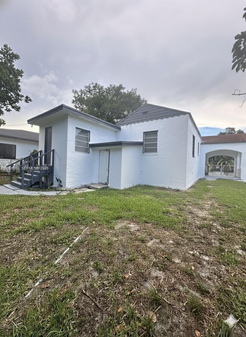 1836 NW 33rd St, Miami, FL 33142 Photo